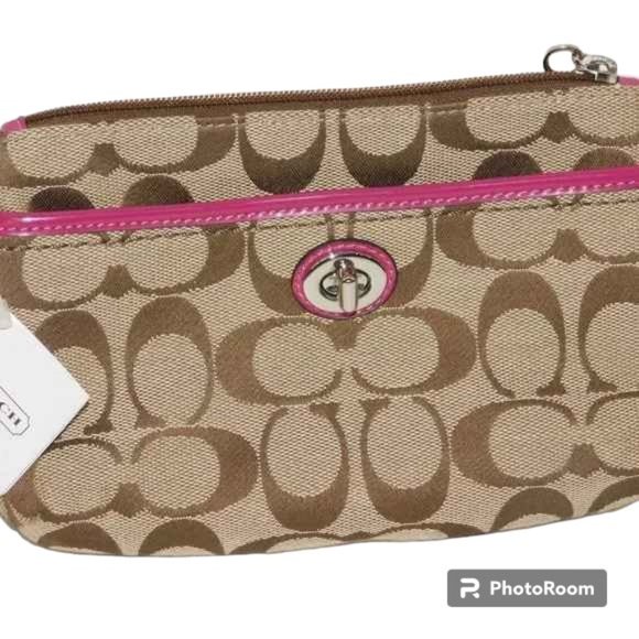Coach Park Signature Style Medium Wristlet NWT - Picture 3 of 9
